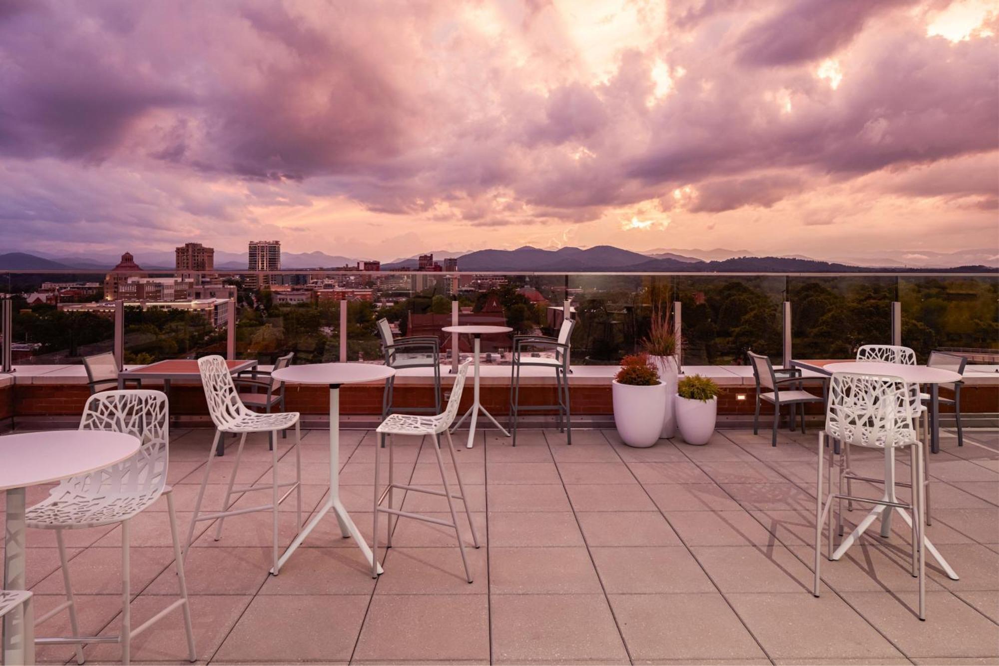 Element Downtown 3*